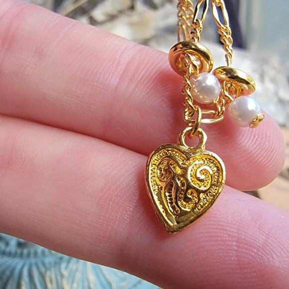 Vintage 1980s Gold Tone Dangle Earrings Heart Pearl Drop New Old Stock 2 Inch - Picture 7 of 10